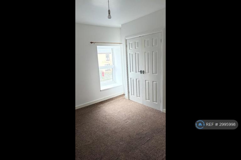 1 bedroom flat in Tregonissey Road, St Austell, PL25 (1 bed) (#2995998)