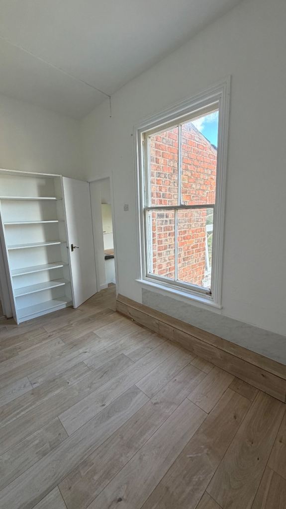 Southport, one bedroom flat available on Sussex Road 