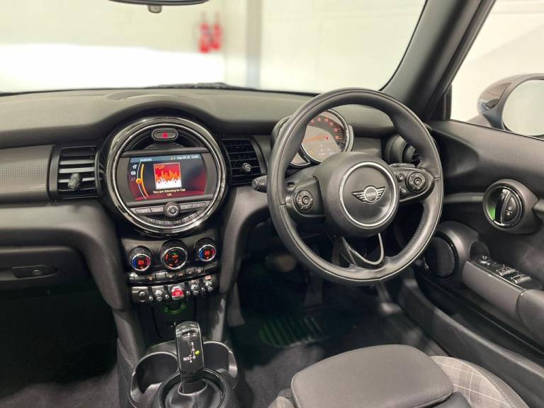 2018 MINI Convertible 1.5 Cooper Convertible 2dr Petrol Steptronic Euro 6 (s/s) (136 ps) Converti...