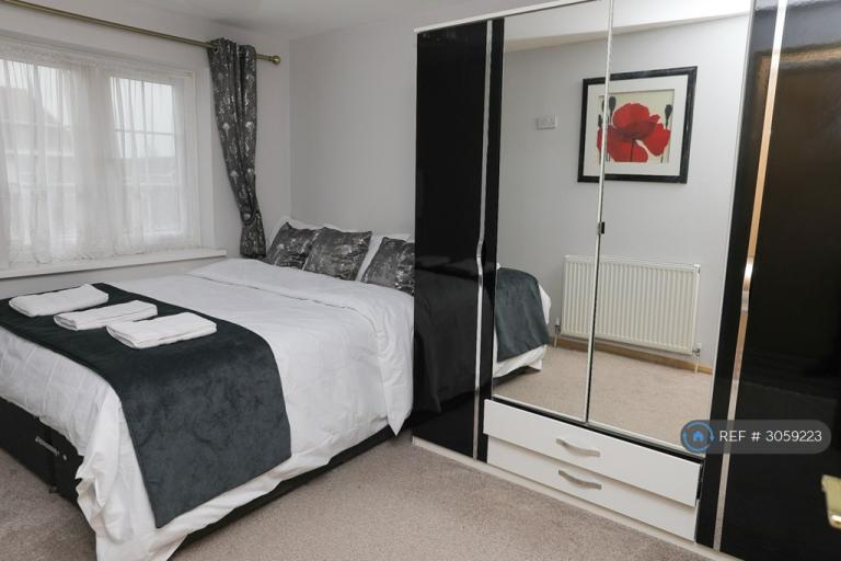 3 bedroom house in Waldstock Road, London, SE28 (3 bed) (#3059223)
