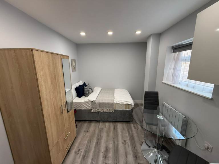 BENEFITS ACCEPTED - Studio Flat Available in Hayes Hillingdon UB3