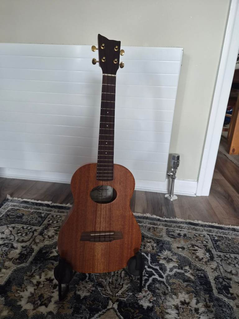 CREMONA MARI TENOR UKULELE 