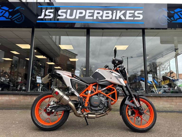 KTM 690 DUKE R 2015 - 65 REG - AKRAPOVIC. 16,100 MILES. VERY CLEAN EXAMPLE