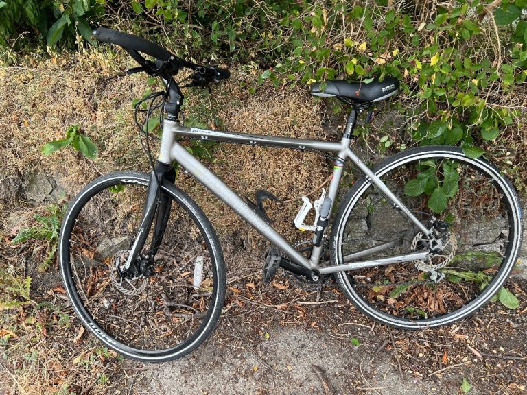 Boardman CX Team Hybrid / Trekking / Touring /Commuter - Carbon Fork & Puncture-Proof Tyres (Medium)