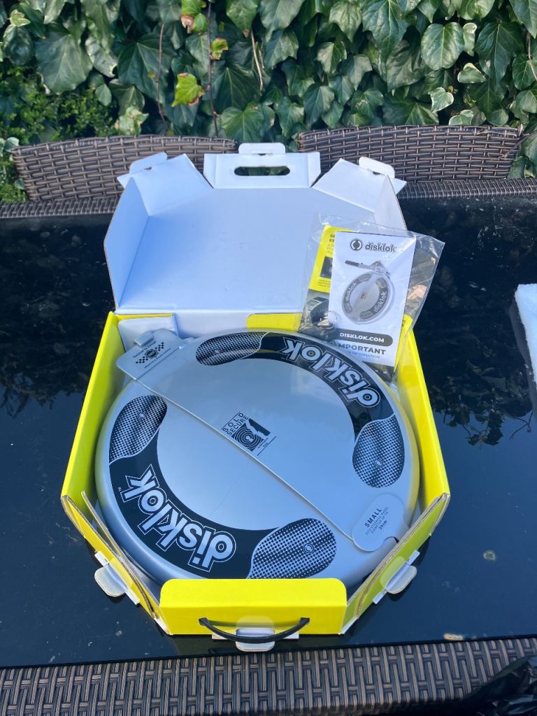 Disklok  Steering Wheel Lock - Small  - with 3 x keys in Original Box