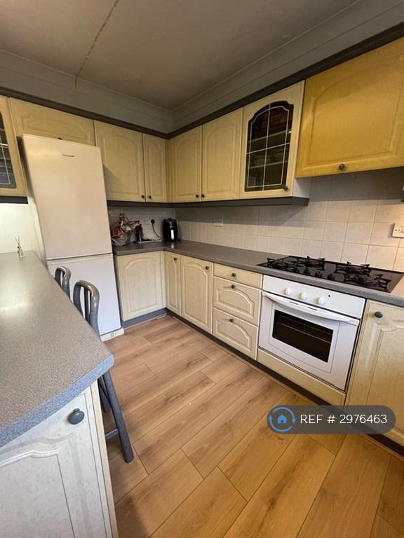 1 bedroom in Highfield Road, Nottingham, NG7 (#2976463)