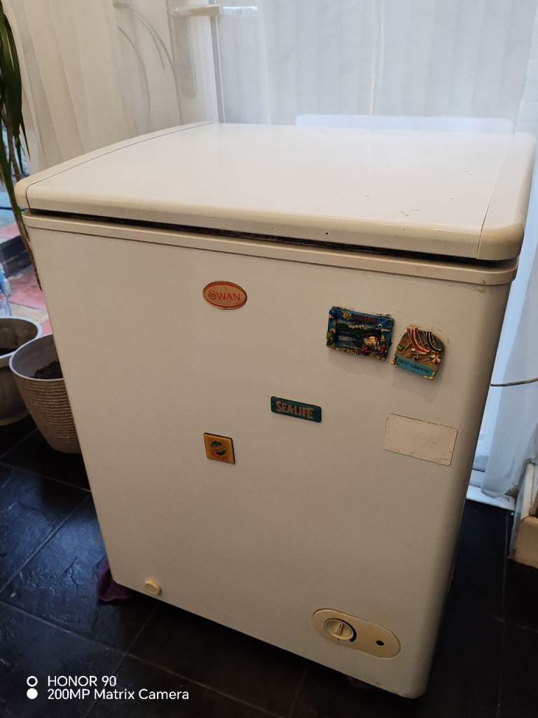image for Swan chest freezer 