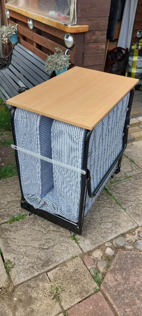 Bed with Deep Sprung Mattress - Single. 
