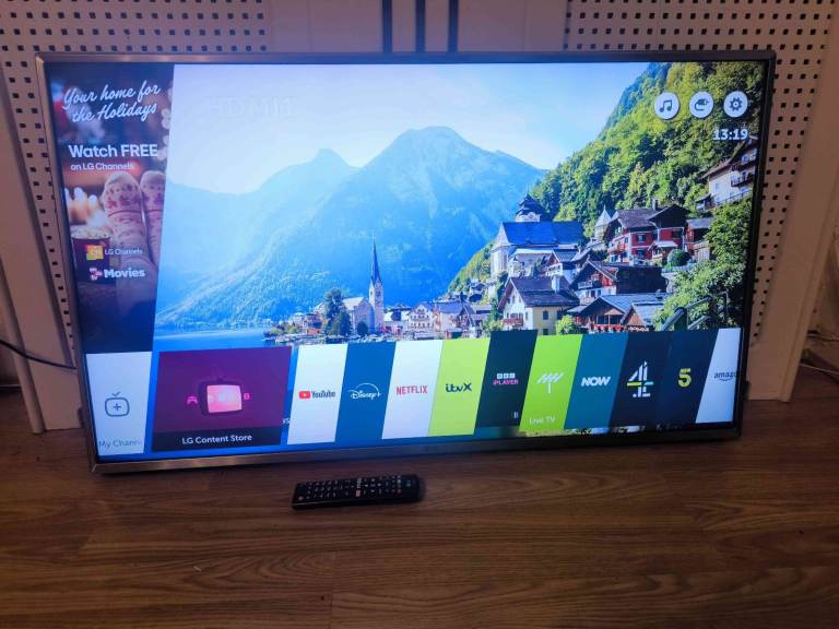 LG 43" Smart UltraHD TV 4K