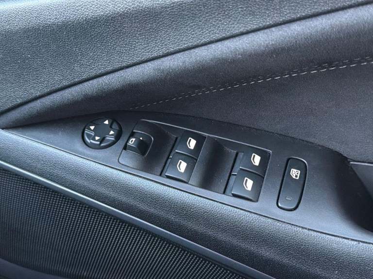 2022 Vauxhall Crossland Ultimate Turbo HATCHBACK Petrol Manual