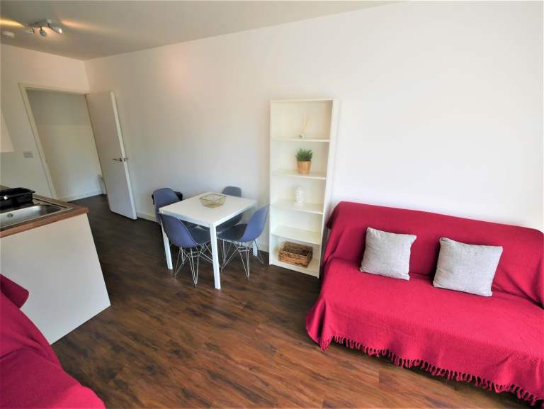 Modern one bedroom flat in Bournemouth town center