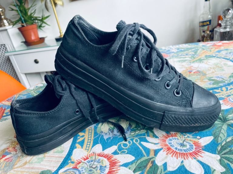 Converse black canvas sneakers Size 6.5