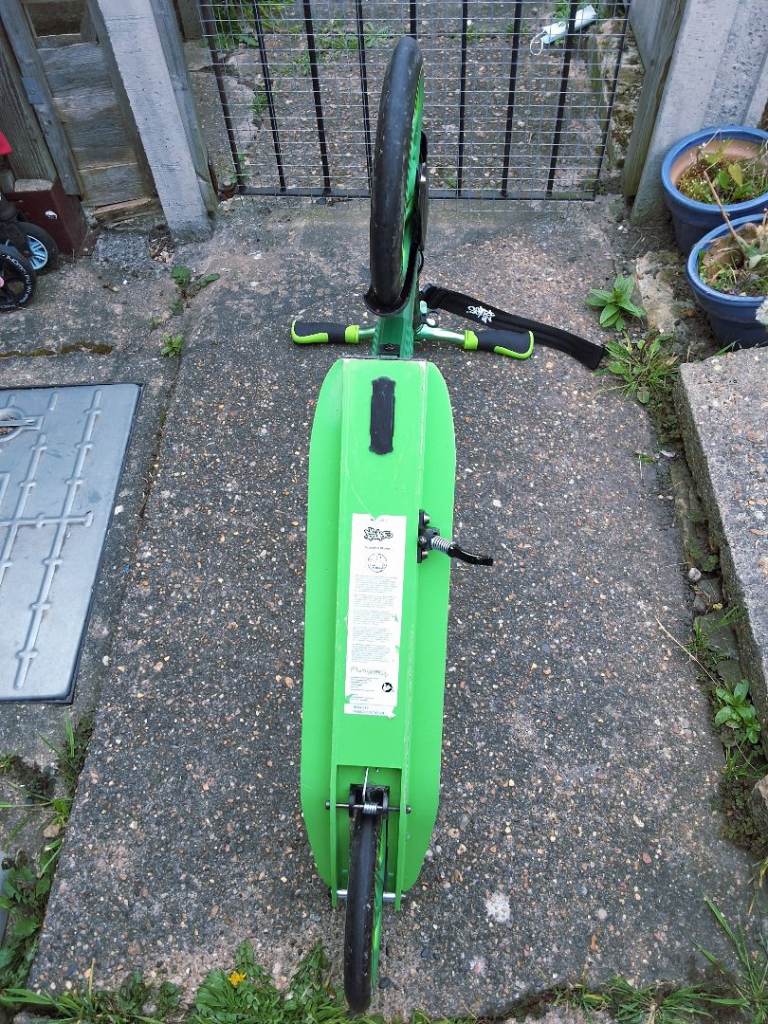 Childs scooter