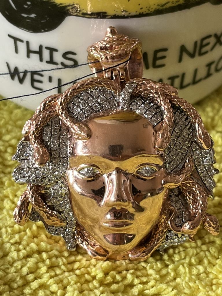 Gold pendant