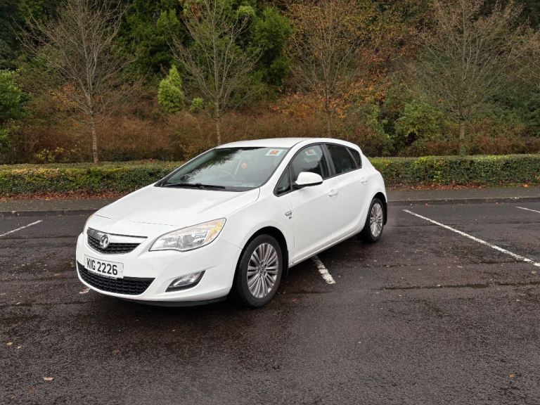 Vauxhall, ASTRA, Hatchback, 2012, Manual, 1598 (cc), 5 doors