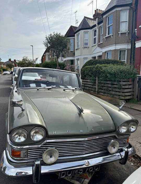 A CLASSIC 1965 HUMBER SUPER SNIPE LUXURIOUS CLASSIC CAR