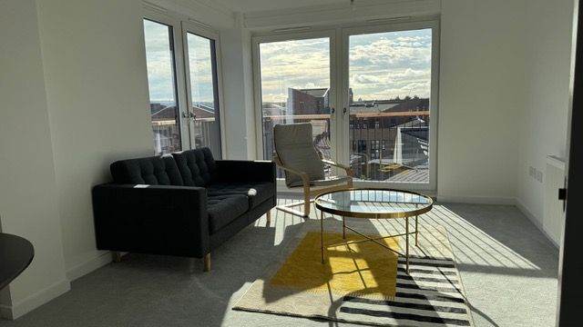 New build one bedroom apartment in central location