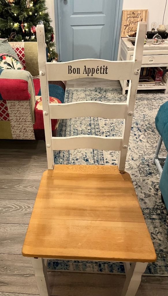 image for 4 Shabby Chic dining chairs 