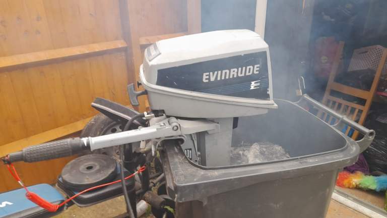 Evinrude 5HP Outboard Motor – 2 Stroke Engine
