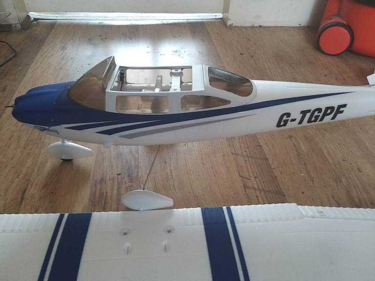 Rc cessna 182