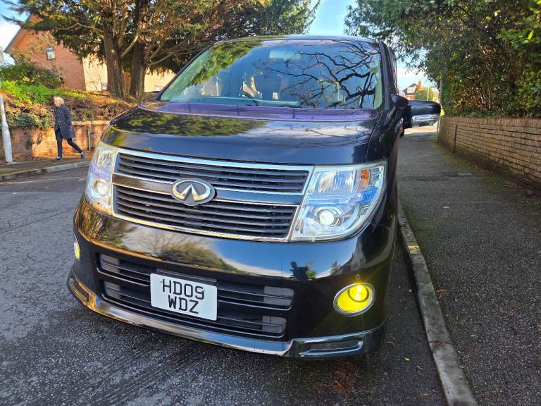 Nissan Elgrand E51, 3.5l 4WD