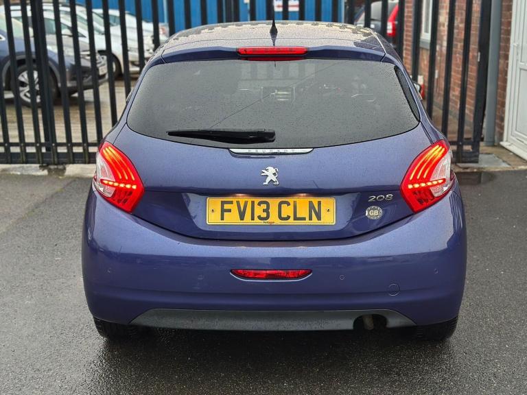 2013 Peugeot 208 1.2 VTi Intuitive Euro 5 3dr HATCHBACK Petrol Manual