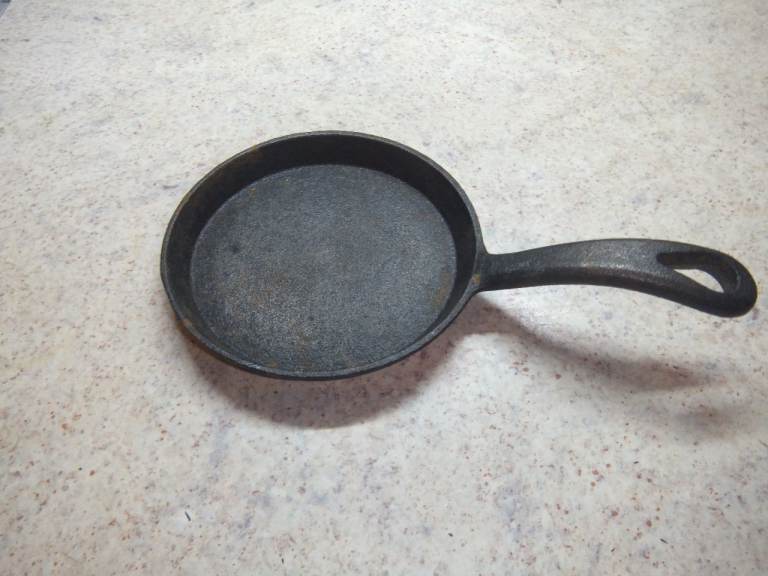 Small Antique Cast Iron Frying Pan Skillet 5''