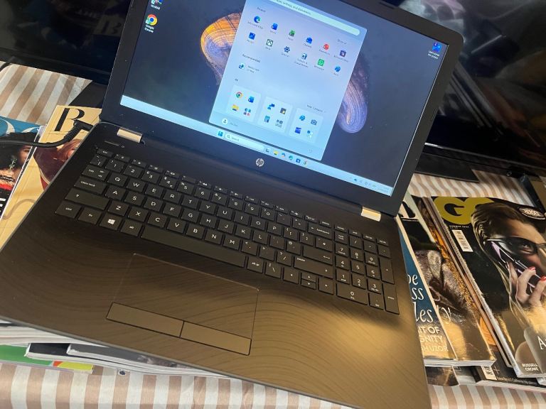 HP 15 inch laptop quad core 3.4ghz Full HD 1080p SSD windows 11 HDMI WiFi Bluetooth webcam 