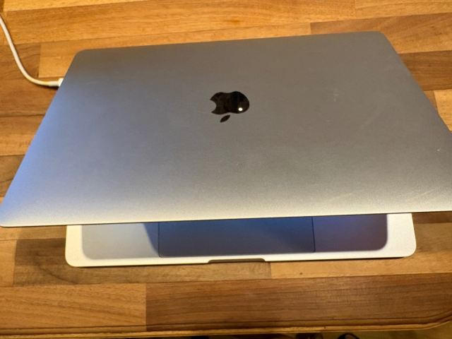 MacBook Pro 13-inch 2016 A1706 /2.9 GHz Intel Core i5/8GB/256GB