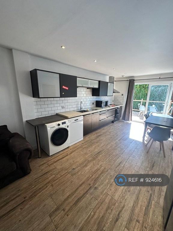 1 bedroom in Alresford Road, Guildford, GU2 (#924616)