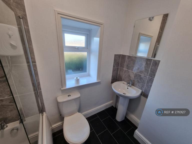 2 bedroom house in Platt Fold Street, Leigh, WN7 (2 bed) (#2710127)