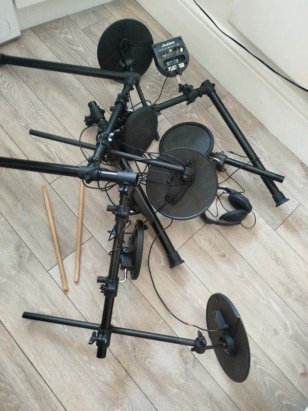 Alesis Electronic Drum Kit with Headphones and Drumsticks