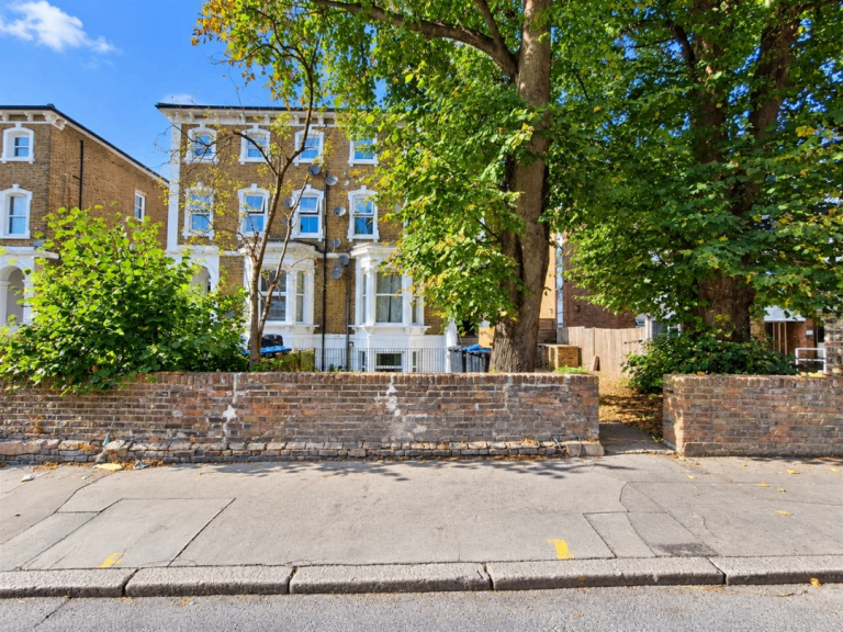 1 Bed Flat, Selhurst Road, SE25