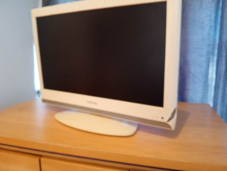Small TV Toshiba not remote control 