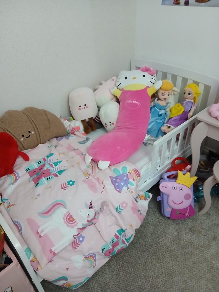 White Toddler Bed with Mattress - Good Condition