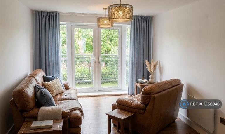 2 bedroom flat in Light Building, Preston, PR1 (2 bed) (#2750946)