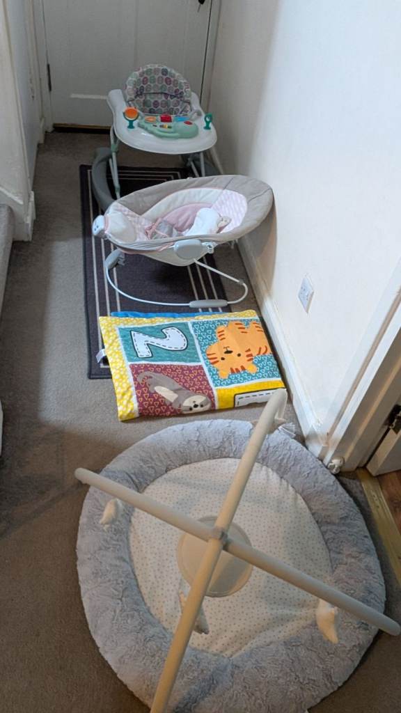 Baby bundle (walker, bouncer, play mats) 