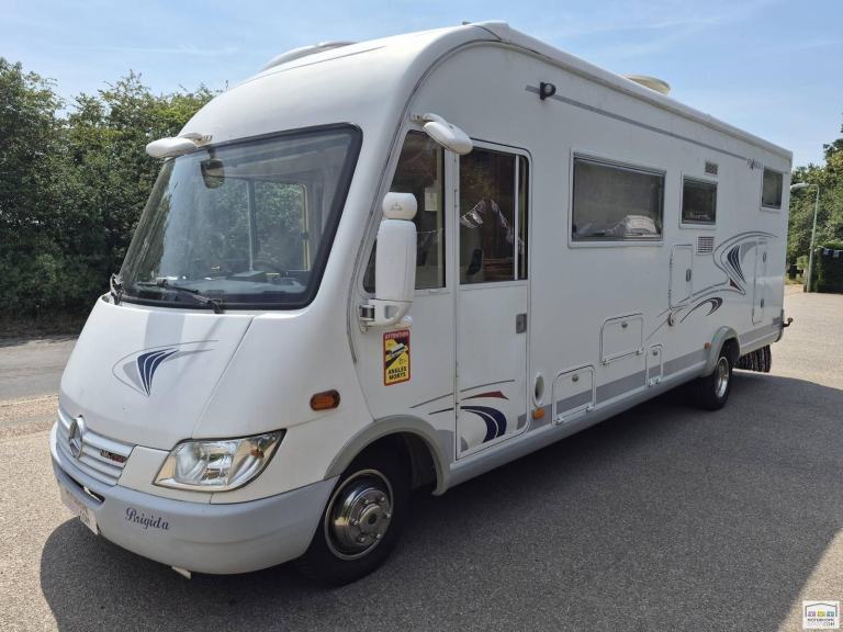 Frankia Luxury Class i8000 GD, 2004, 4 berth, Automatic, leather, solar panels, 