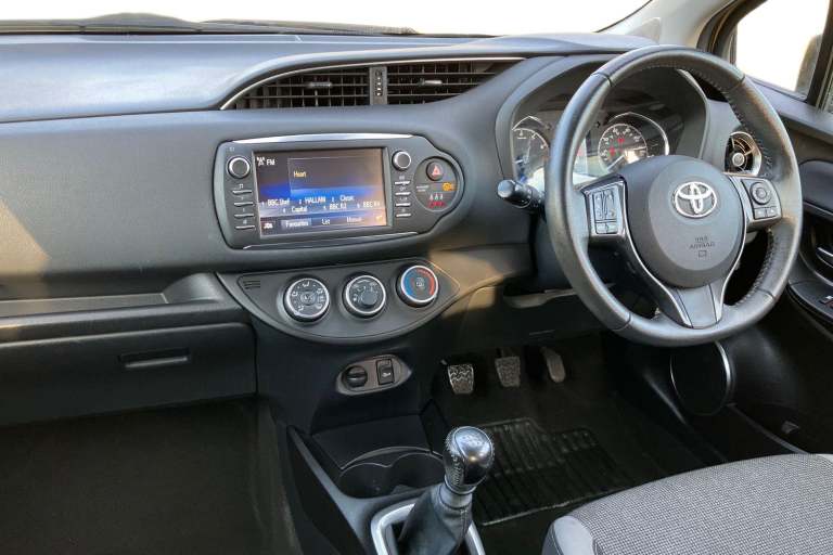 2019 Toyota Yaris 1.5 VVT-i Y20 5dr [Bi-tone] Hatchback PETROL/ELECTRIC Manual