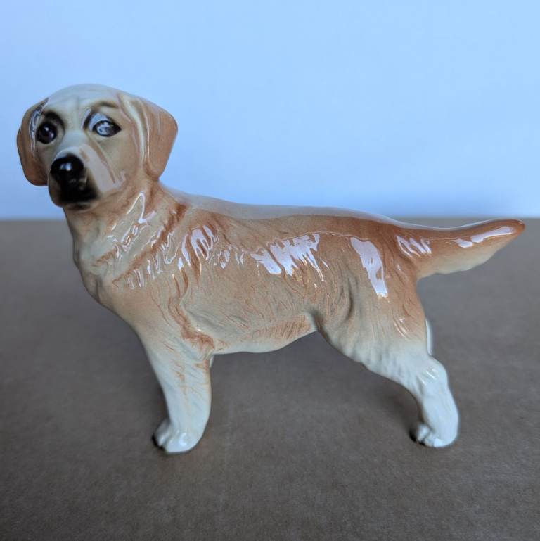 Golden Labrador Retriever dog figurine 10cm, Coopercraft w/ sticker