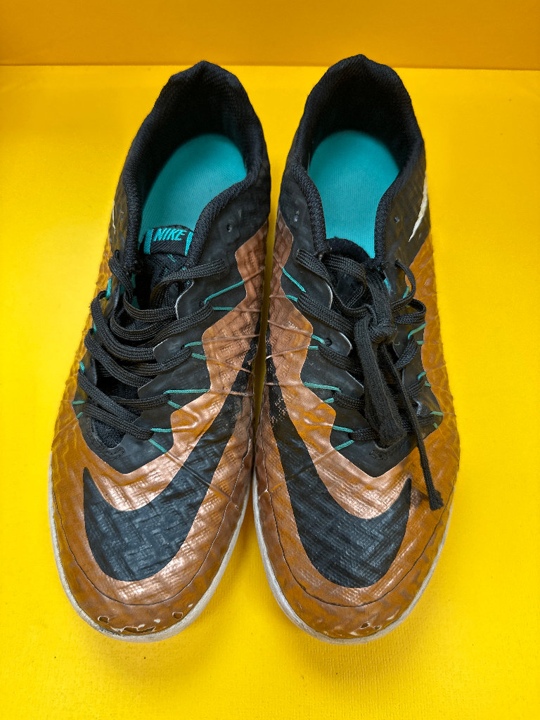 Nike size 7 football boots. Hardly used.