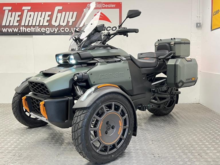 2025 Can-Am Canyon Redrock Semi Automatic Trike with 800 Miles 