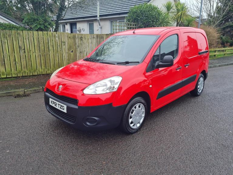 Bright Red 2012 Peugeot Partner Hdi Diesel 1560cc Face Lift Model Mot Until January 2027 
