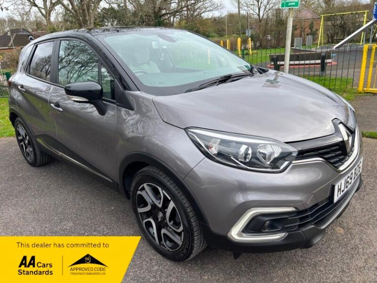 Renault Captur ICONIC TCE