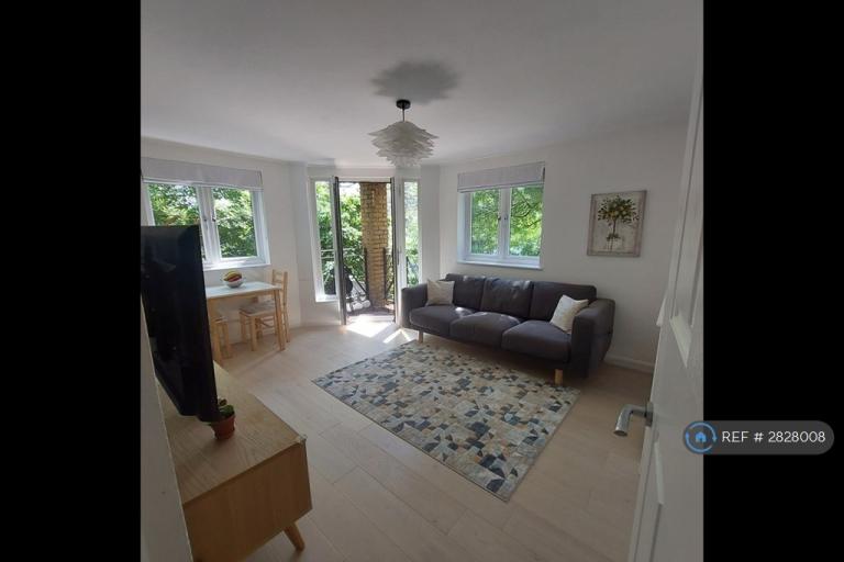 2 bedroom flat in Brunswick Quay, London, SE16 (2 bed) (#2828008)