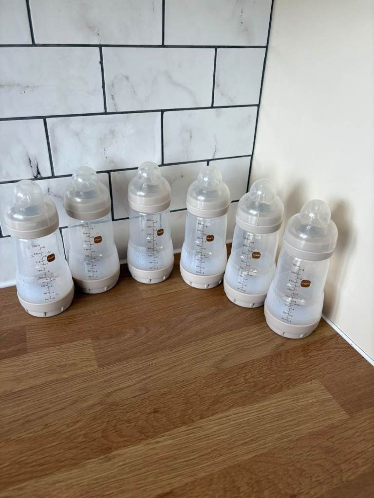 Set of 6 Baby Bottles – Good Condition