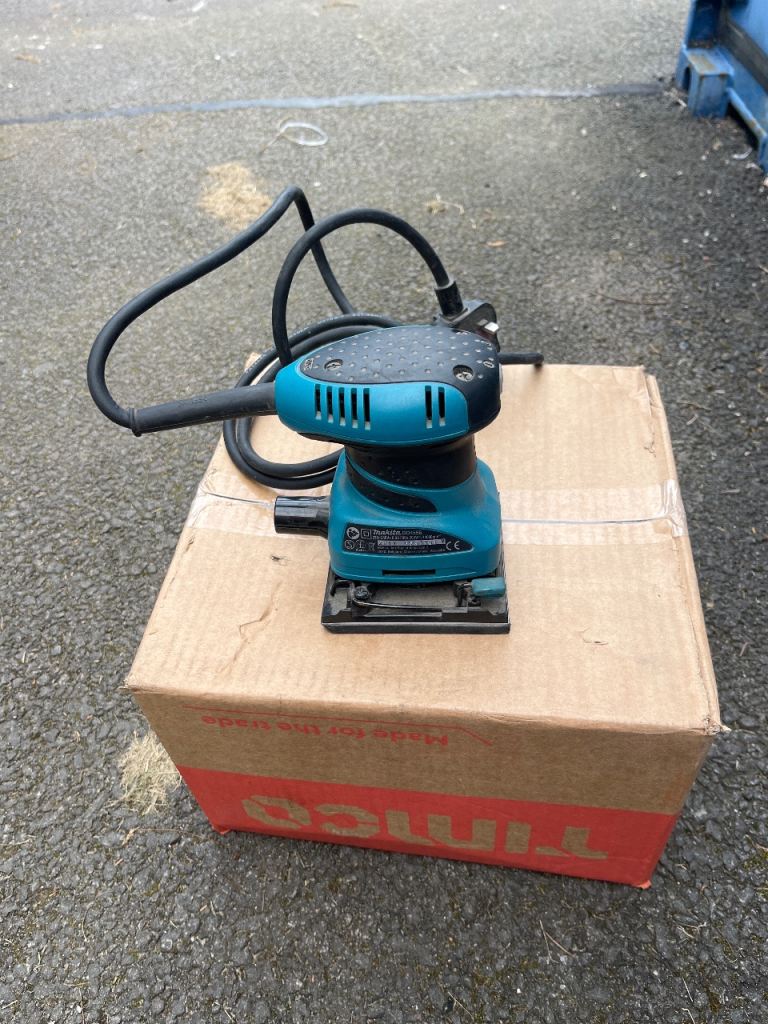 Makita BO4556 Orbital Sander 