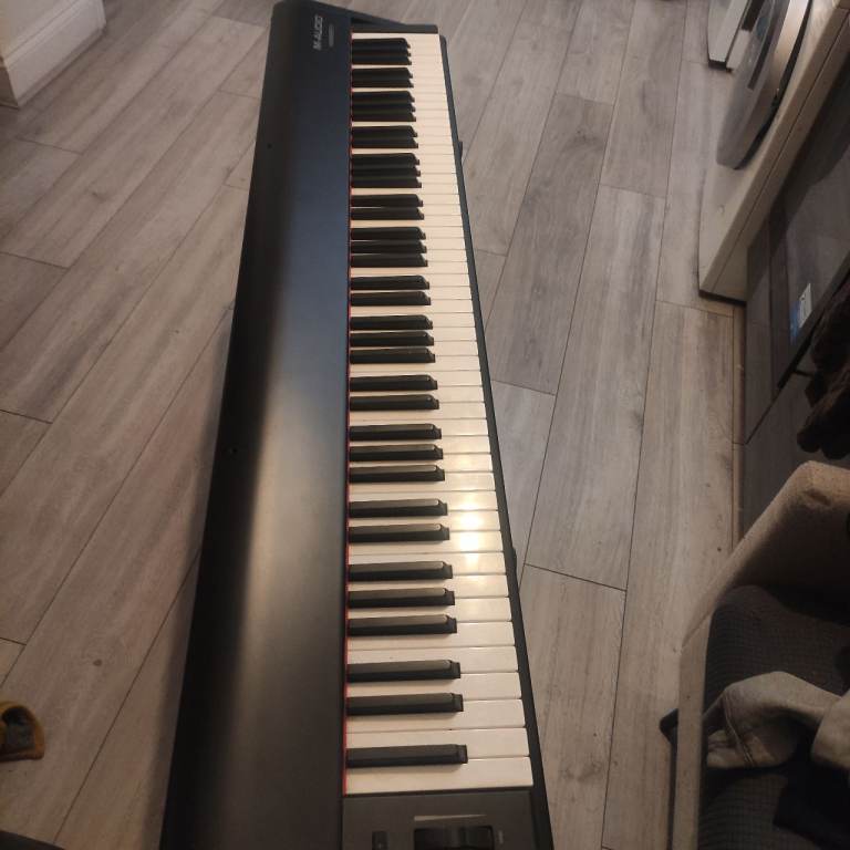 Piano keyboard