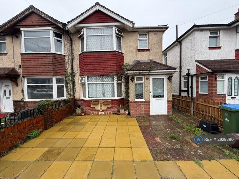 4 bedroom house in Warren Avenue, Southampton, SO16 (4 bed) (#2929390)