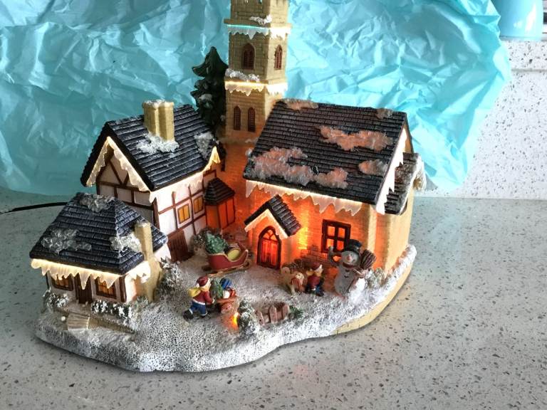 NEW Fibre Optic Icicle Christmas Village Scene 12 volt Transformer Included